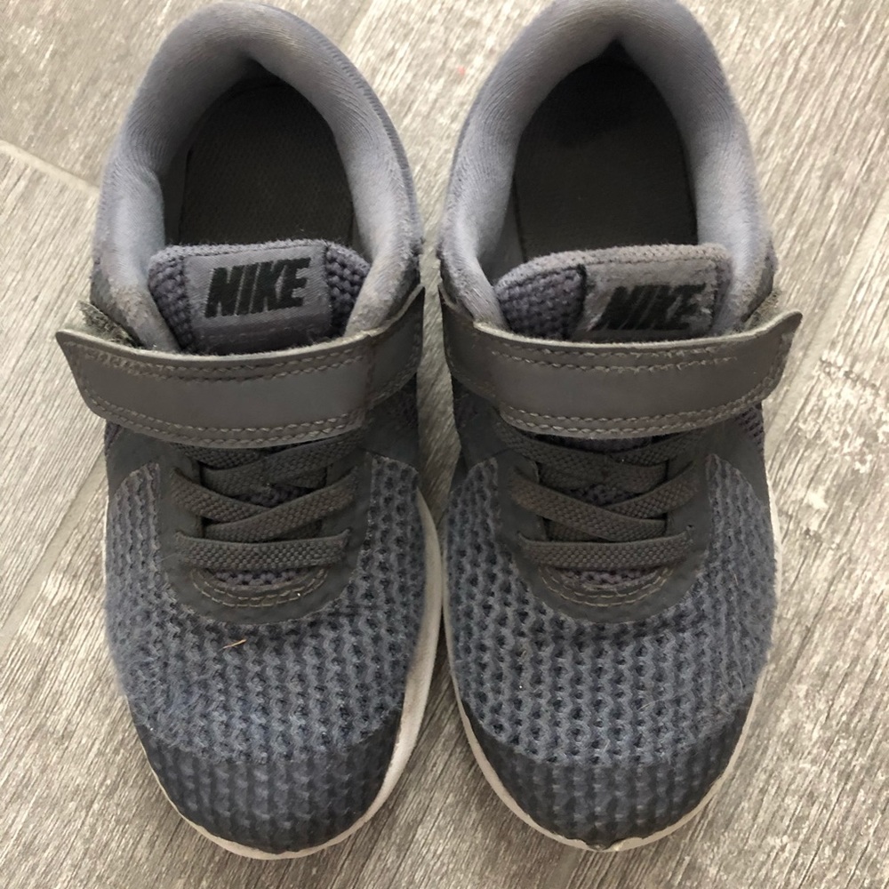 COPY - Nike Kids Revolution 4